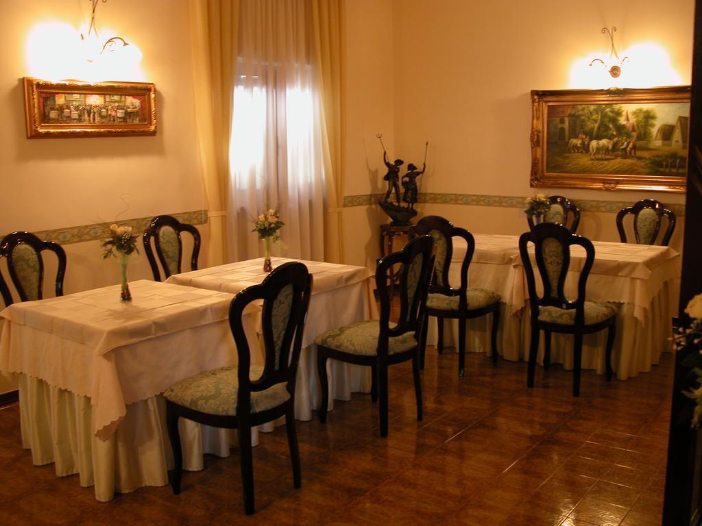 Hotel Canusium Canosa di Puglia Buitenkant foto